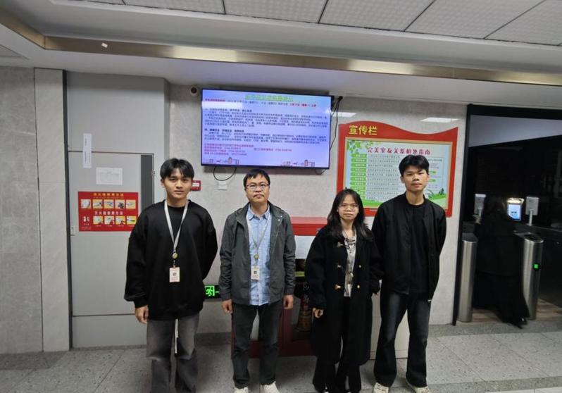 走访宿舍送关怀，巡查课堂严学风