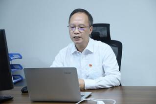同心协力打赢疫情防控攻坚战——...