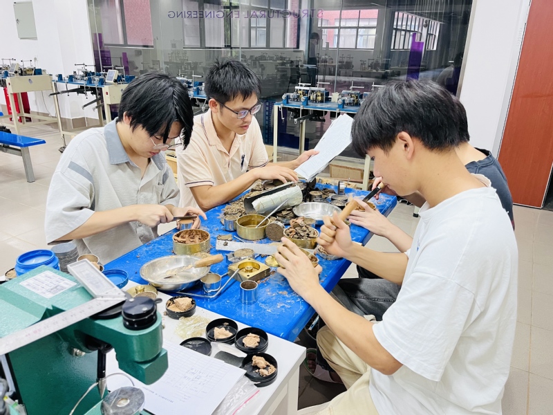 以赛砺技强本领  城建学子全力...
