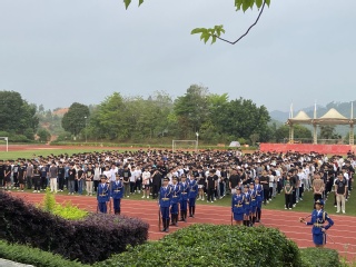 国旗下的讲话：维护国家安全，人...