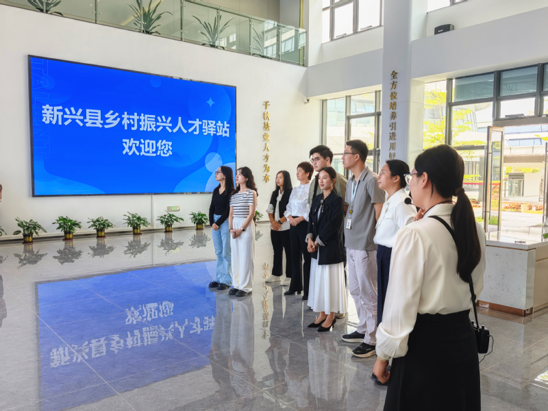 访企拓岗精准对接，产教融合赋能...