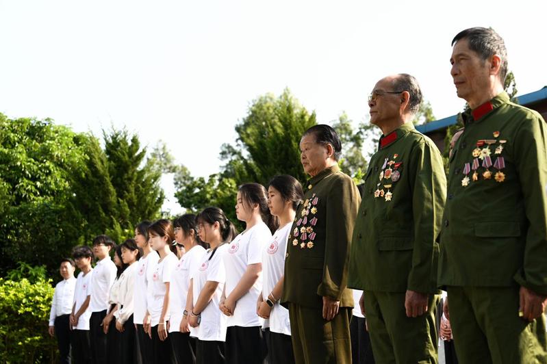 广州华立科技职业学院开展爱国主...