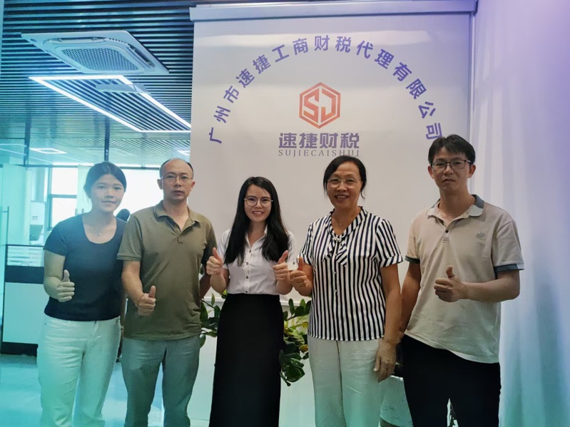 情暖中秋，关怀助成长