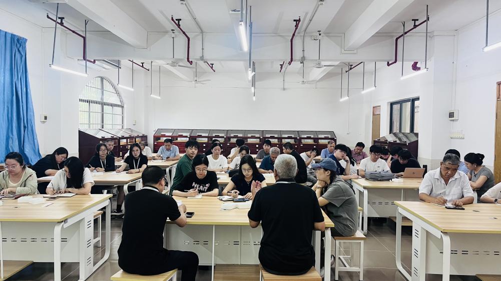 凝心聚力促提升 深耕教学谋发展...