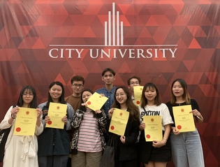 成员赴马来西亚城市大学交换学习...